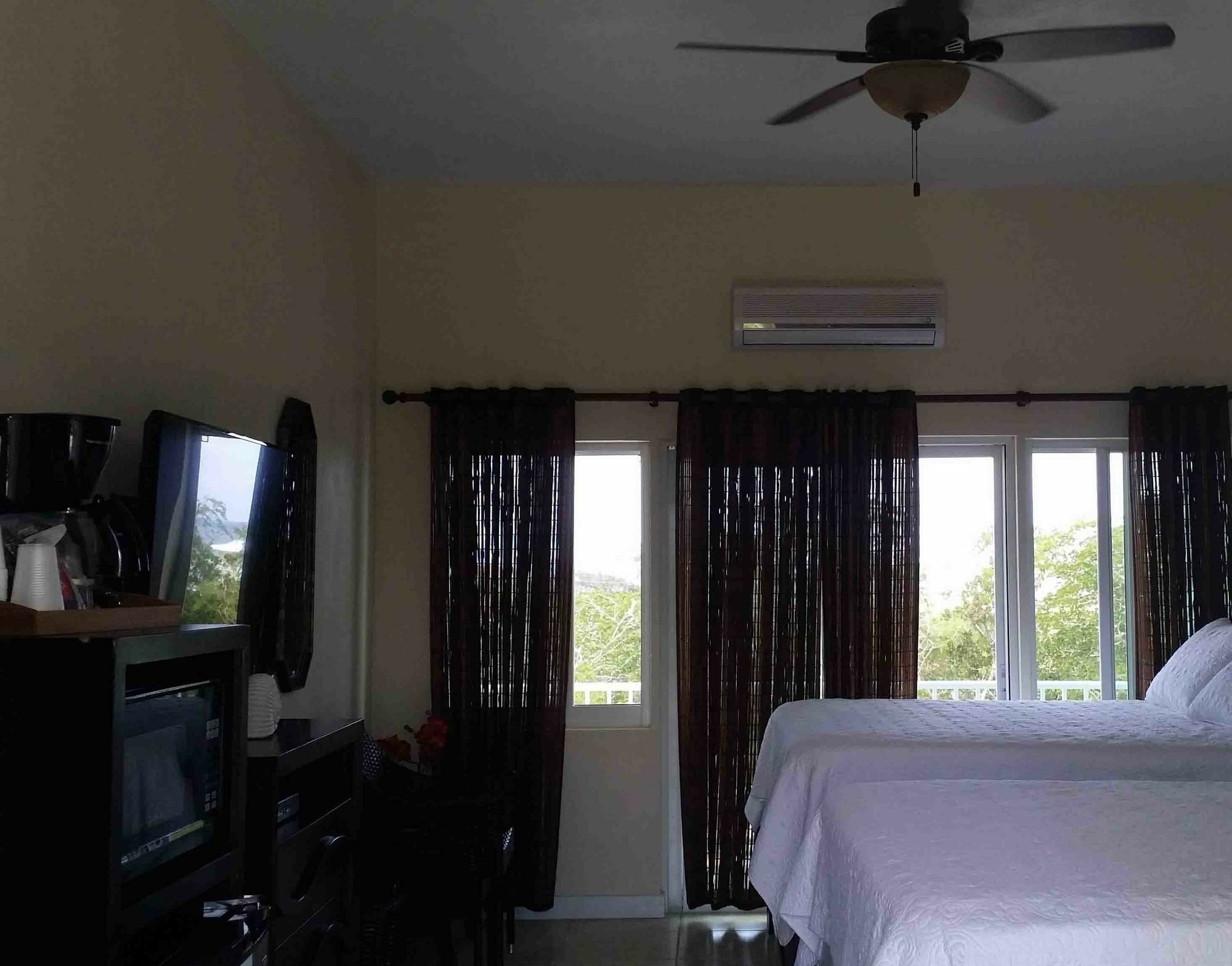 Clarence Town Harbor Breeze Villas מראה חיצוני תמונה